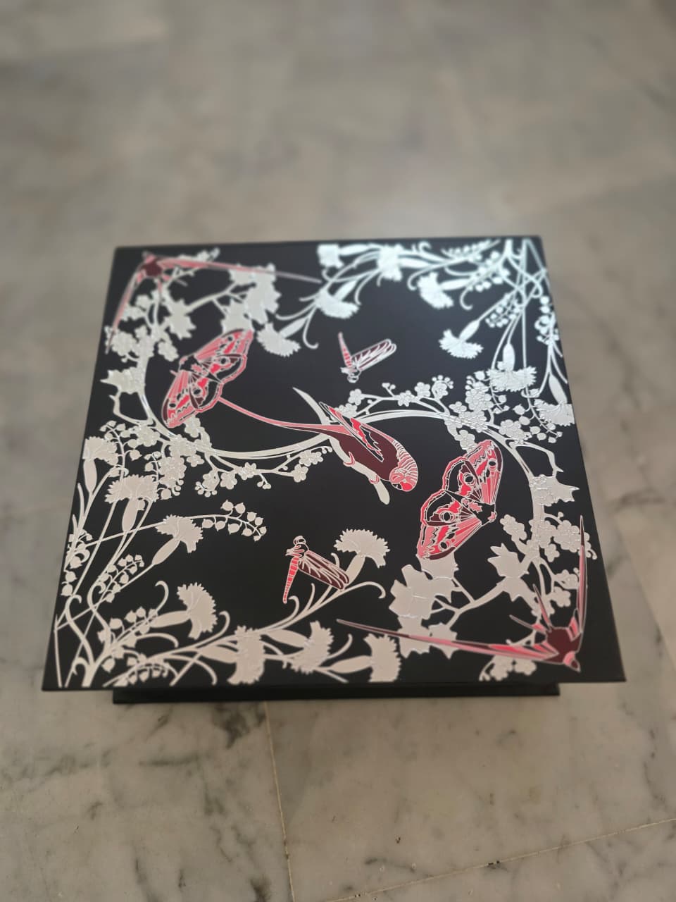 Lalique Le Parfum – Collector’s Edition Gift Set + Silk Scarf