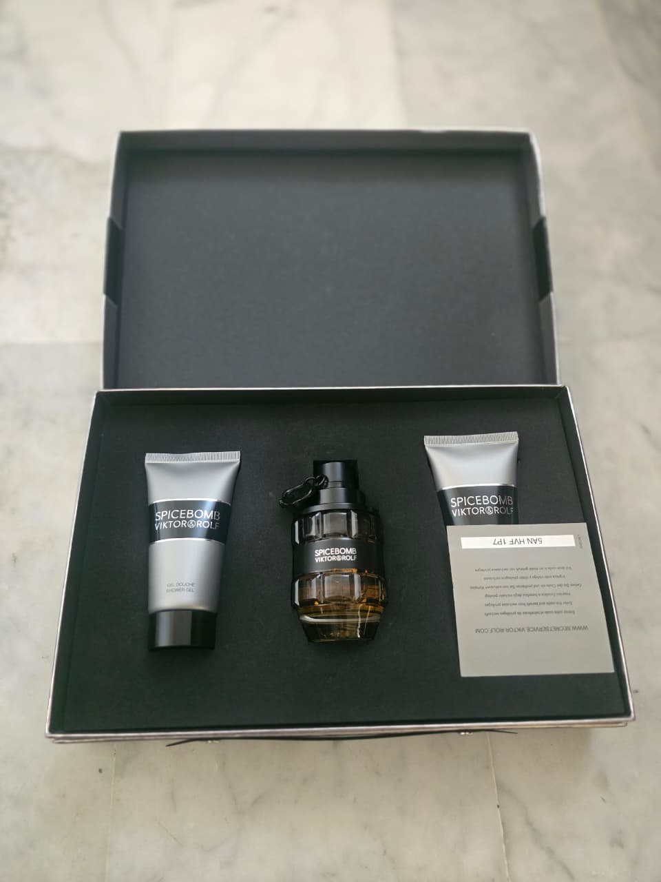 Viktor and Rolf - Spice Bomb EDT - First batch