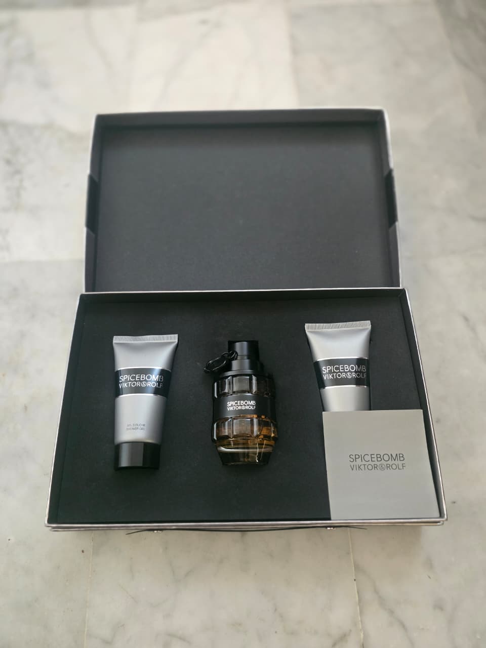 Viktor and Rolf - Spice Bomb EDT - First batch